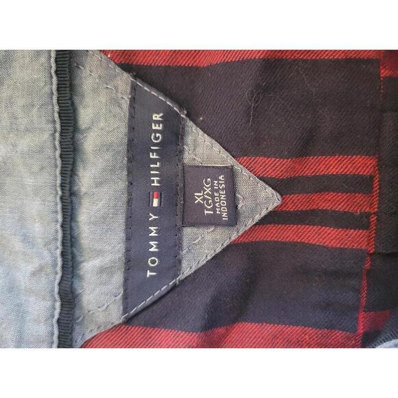 Tommy Hilfiger XL red & blue plaid 1/2 button down flannel shirt - Picture 4 of 5